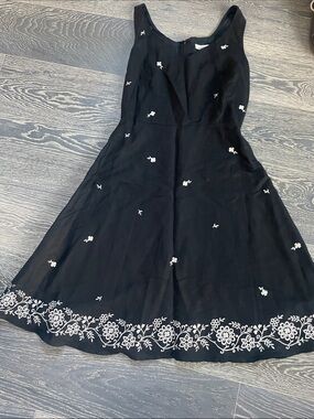 Paraphrase Black Sleeveless Embroidered Hem Dress